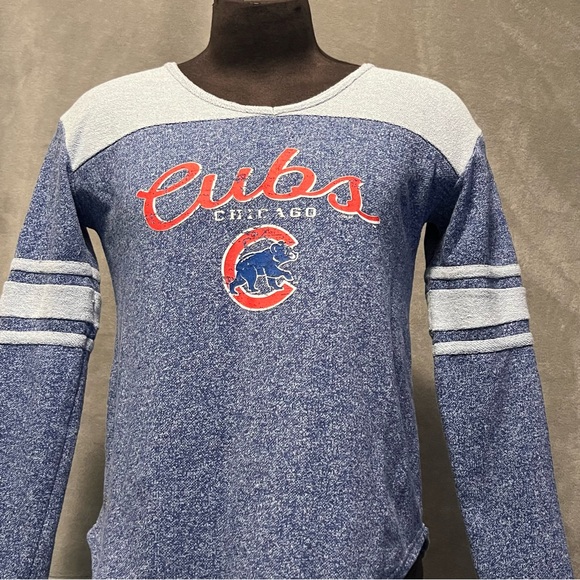 Women’s Major League Baseball Fitness Chicago Cubs Baseball Sweatshirt, Medium - Picture 2 of 13